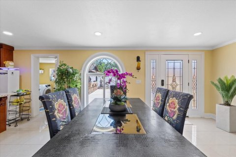House in Tampa, Florida 4 bedrooms, 190.54 sq.m. № 2228219 - photo 25