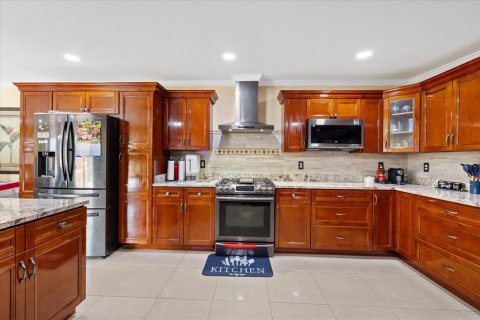House in Tampa, Florida 4 bedrooms, 190.54 sq.m. № 2228219 - photo 30