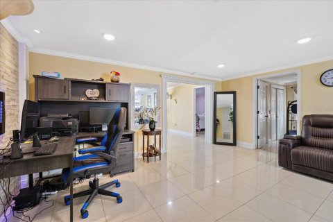 House in Tampa, Florida 4 bedrooms, 190.54 sq.m. № 2228219 - photo 13