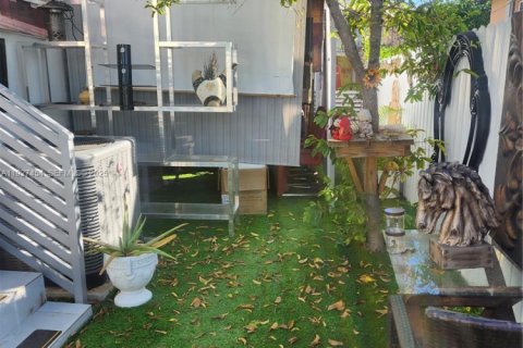 Снять в аренду коммерческую недвижимость в Майами, Флорида 2 спальни, 235.32м2, № 1991519 - фото 5