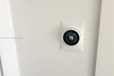 Снять в аренду коммерческую недвижимость в Майами, Флорида 2 спальни, 235.32м2, № 1991519 - фото 27