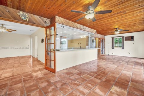 Villa ou maison à vendre à Hollywood, Floride: 3 chambres, 226.68 m2 № 1931612 - photo 17