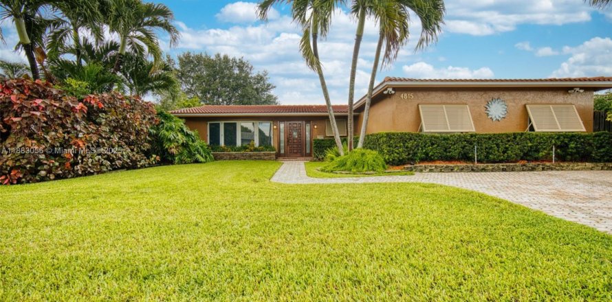 Villa ou maison à Hollywood, Floride 3 chambres, 226.68 m2 № 1931612