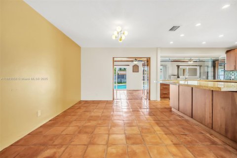 Villa ou maison à vendre à Hollywood, Floride: 3 chambres, 226.68 m2 № 1931612 - photo 7