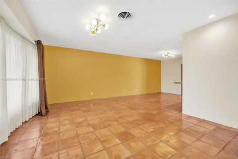 Villa ou maison à vendre à Hollywood, Floride: 3 chambres, 226.68 m2 № 1931612 - photo 5