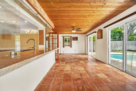 Villa ou maison à vendre à Hollywood, Floride: 3 chambres, 226.68 m2 № 1931612 - photo 16
