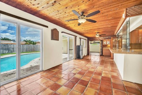 Villa ou maison à vendre à Hollywood, Floride: 3 chambres, 226.68 m2 № 1931612 - photo 18