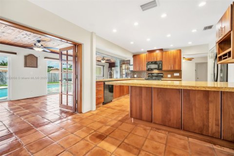Villa ou maison à vendre à Hollywood, Floride: 3 chambres, 226.68 m2 № 1931612 - photo 9