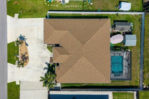 House in Port St. Lucie, Florida 5 bedrooms, 226.4 sq.m. № 2249807 - photo 17
