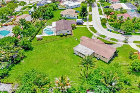 Villa ou maison à vendre à Miami Gardens, Floride: 3 chambres, 159.23 m2 № 1855018 - photo 1