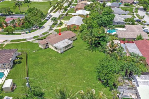 Villa ou maison à vendre à Miami Gardens, Floride: 3 chambres, 159.23 m2 № 1855018 - photo 28