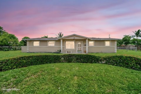 Villa ou maison à vendre à Miami Gardens, Floride: 3 chambres, 159.23 m2 № 1855018 - photo 2