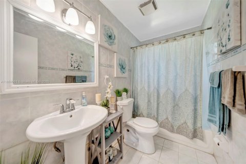 Villa ou maison à vendre à Miami Gardens, Floride: 3 chambres, 159.23 m2 № 1855018 - photo 24