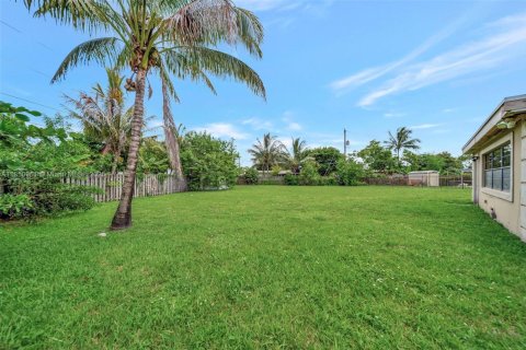 Villa ou maison à vendre à Miami Gardens, Floride: 3 chambres, 159.23 m2 № 1855018 - photo 30