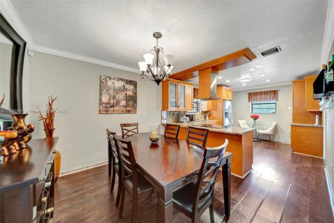 Villa ou maison à vendre à Miami Gardens, Floride: 3 chambres, 159.23 m2 № 1855018 - photo 12