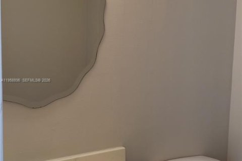 Condo in Hallandale Beach, Florida, 2 bedrooms  № 2017602 - photo 4