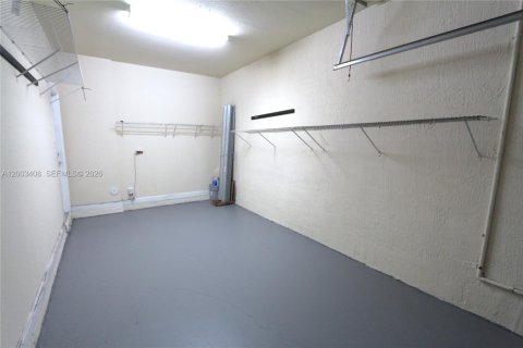 Touwnhouse à vendre à Miami, Floride: 3 chambres, 149.39 m2 № 2068103 - photo 27