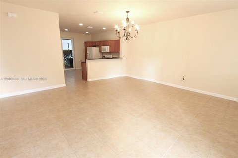 Touwnhouse à vendre à Miami, Floride: 3 chambres, 149.39 m2 № 2068103 - photo 3