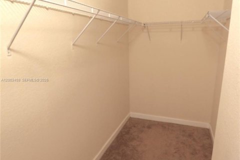 Touwnhouse à vendre à Miami, Floride: 3 chambres, 149.39 m2 № 2068103 - photo 17