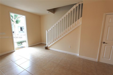 Touwnhouse à vendre à Miami, Floride: 3 chambres, 149.39 m2 № 2068103 - photo 9