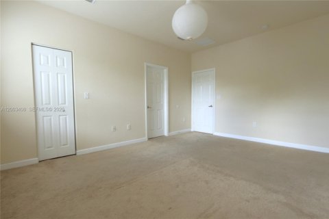 Touwnhouse à vendre à Miami, Floride: 3 chambres, 149.39 m2 № 2068103 - photo 16