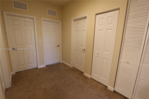 Touwnhouse à vendre à Miami, Floride: 3 chambres, 149.39 m2 № 2068103 - photo 15