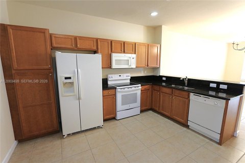 Touwnhouse à vendre à Miami, Floride: 3 chambres, 149.39 m2 № 2068103 - photo 5