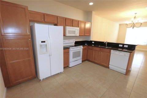 Touwnhouse à vendre à Miami, Floride: 3 chambres, 149.39 m2 № 2068103 - photo 7