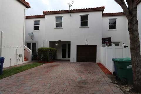 Touwnhouse à vendre à Miami, Floride: 3 chambres, 149.39 m2 № 2068103 - photo 28