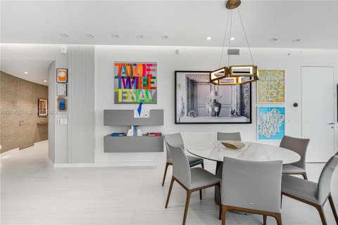 Condo in Sunny Isles Beach, Florida, 2 bedrooms № 2087270 - photo 5
