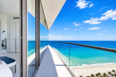 Condo in Sunny Isles Beach, Florida, 2 bedrooms № 2087270 - photo 10