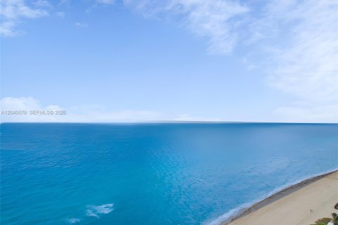 Condo in Sunny Isles Beach, Florida, 2 bedrooms № 2087270 - photo 6