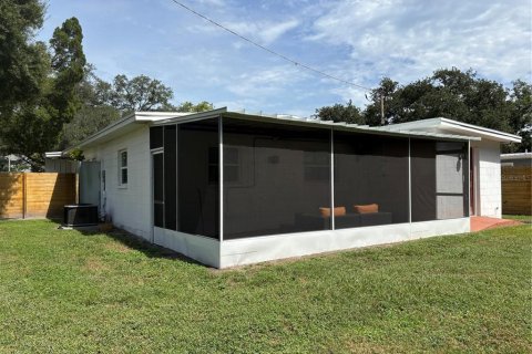 Villa ou maison à louer à Tampa, Floride: 3 chambres, 121.24 m2 № 2399301 - photo 17