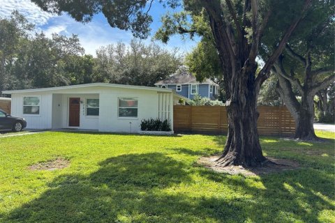 Villa ou maison à Tampa, Floride 3 chambres, 121.24 m2 № 2399301