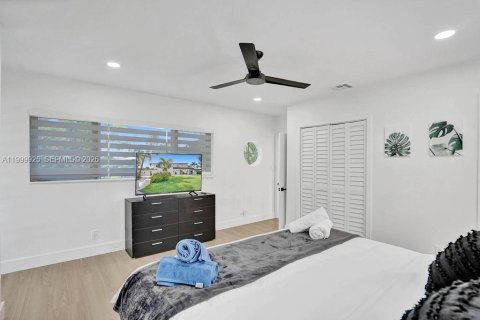 Villa ou maison à louer à Hollywood, Floride: 6 chambres, 257.99 m2 № 2346628 - photo 29