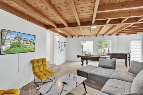 Villa ou maison à louer à Hollywood, Floride: 6 chambres, 257.99 m2 № 2346628 - photo 27