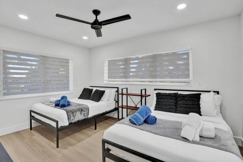 Villa ou maison à louer à Hollywood, Floride: 6 chambres, 257.99 m2 № 2346628 - photo 17