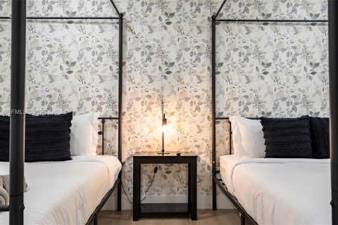 Villa ou maison à louer à Hollywood, Floride: 6 chambres, 257.99 m2 № 2346628 - photo 12