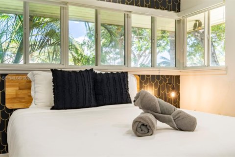 Villa ou maison à louer à Hollywood, Floride: 6 chambres, 257.99 m2 № 2346628 - photo 8