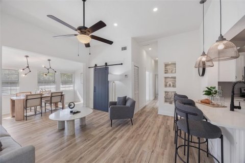 Casa en venta en Tampa, Florida, 3 dormitorios, 112.97 m2 № 1894573 - foto 6