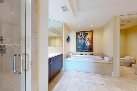 Condo in Bal Harbour, Florida, 3 bedrooms  № 2145934 - photo 12