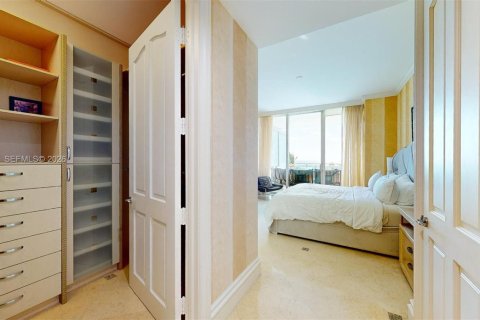 Condo in Bal Harbour, Florida, 3 bedrooms  № 2145934 - photo 16