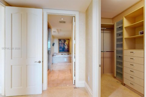 Condo in Bal Harbour, Florida, 3 bedrooms  № 2145934 - photo 22