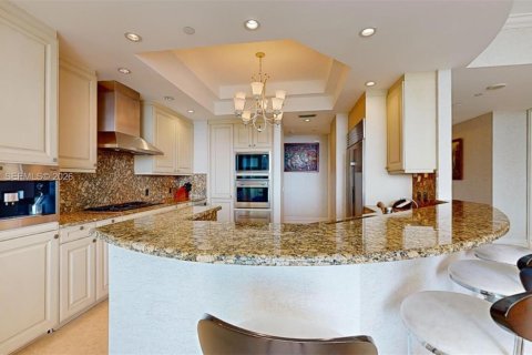 Condo in Bal Harbour, Florida, 3 bedrooms  № 2145934 - photo 28