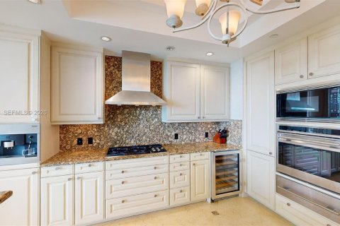 Condo in Bal Harbour, Florida, 3 bedrooms  № 2145934 - photo 27