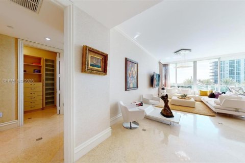 Condo in Bal Harbour, Florida, 3 bedrooms  № 2145934 - photo 10