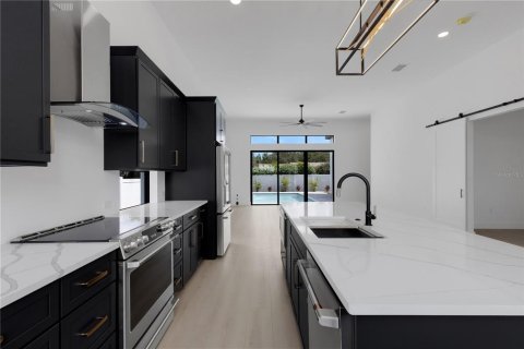 Casa en venta en Sarasota, Florida, 3 dormitorios, 227.98 m2 № 2308765 - foto 11