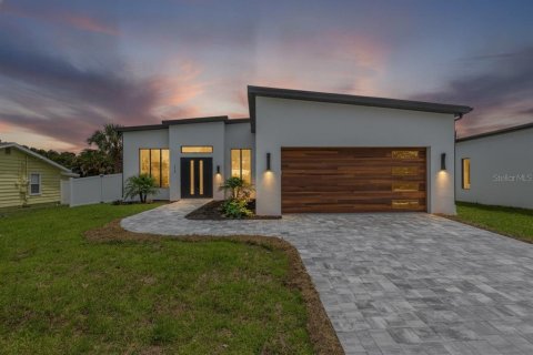 House in Sarasota, Florida 3 bedrooms, 227.98 sq.m. № 2308765