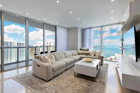 Condo in Miami, Florida, 2 bedrooms  № 1951692 - photo 3