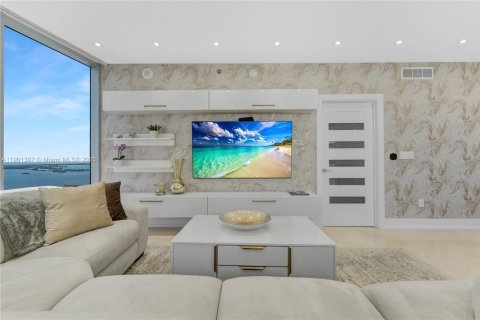 Condo in Miami, Florida, 2 bedrooms  № 1951692 - photo 4